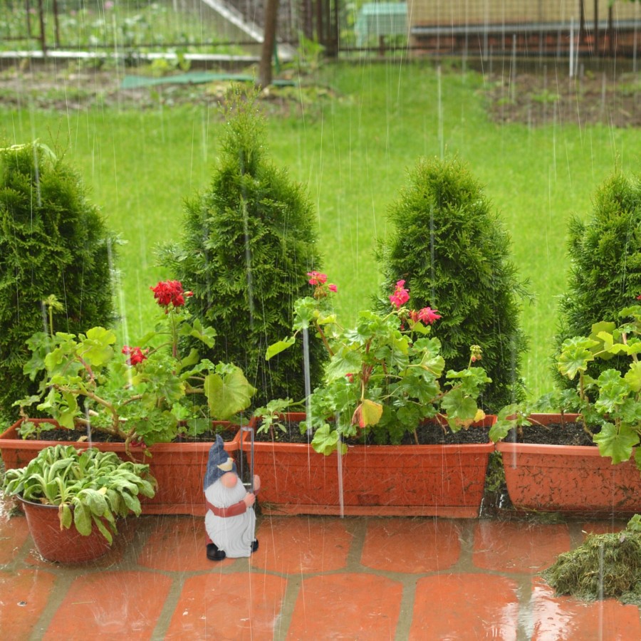 Relaxdays Gartenzwerg Mit Regenmesser Clearance